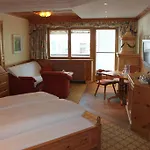 Wellnessresidenz Schalber Szálloda