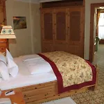 Wellnessresidenz Schalber Szálloda 5*