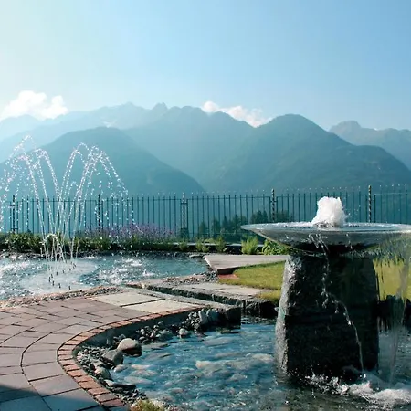 Wellnessresidenz Schalber Отель Серфаус