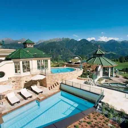 Wellnessresidenz Schalber Серфаус