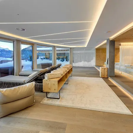 Wellnessresidenz Schalber Отель Серфаус