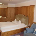 Wellnessresidenz Schalber 5* סרפהאוס