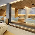 Wellnessresidenz Schalber מלון סרפהאוס